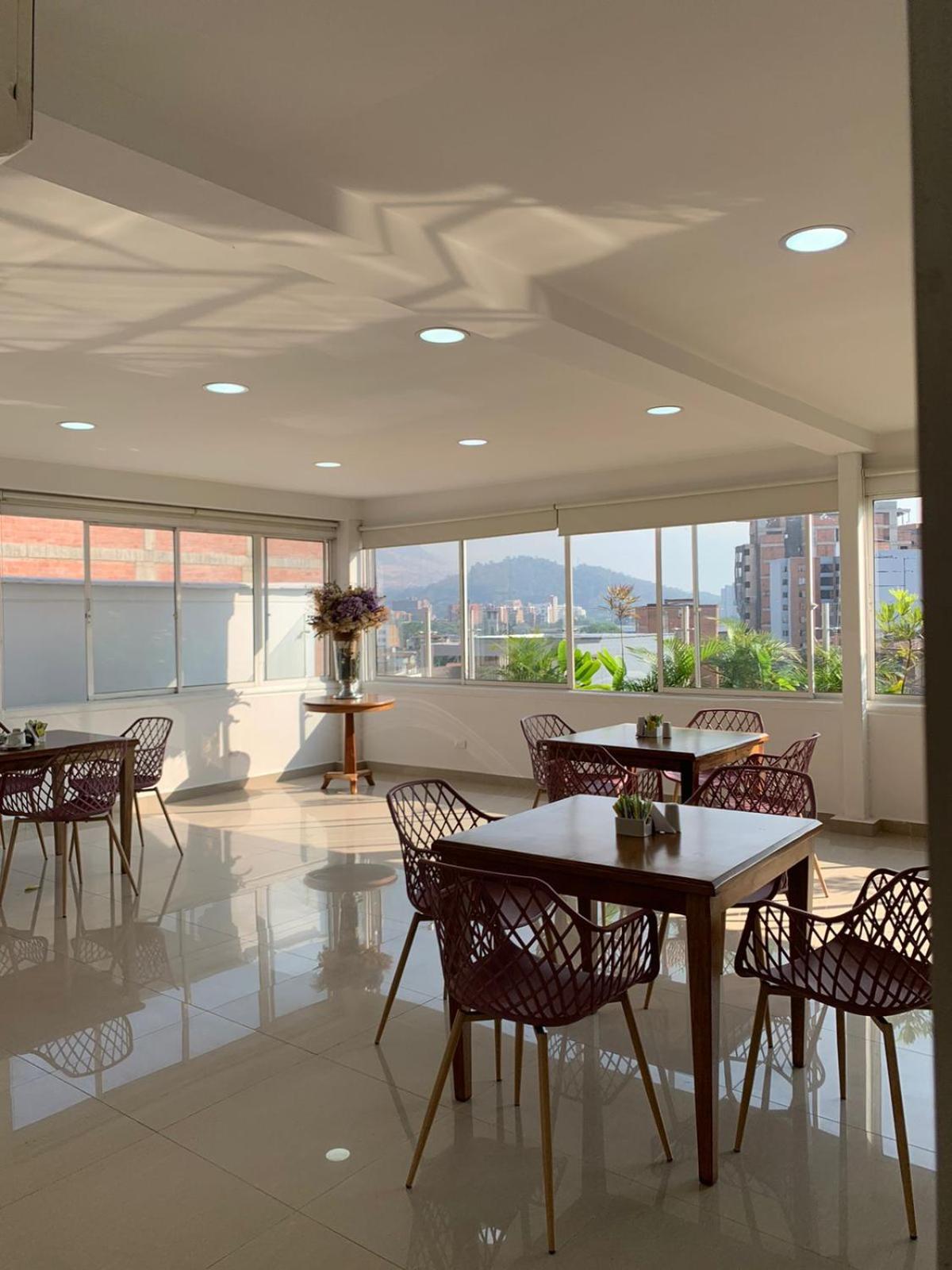 Hotel Suite Comfort Medellín Kültér fotó
